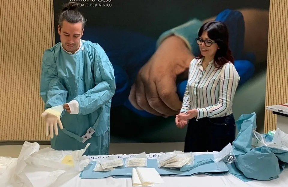 Dimostrazione pratica al corso sul campo sterile, Roma 2024